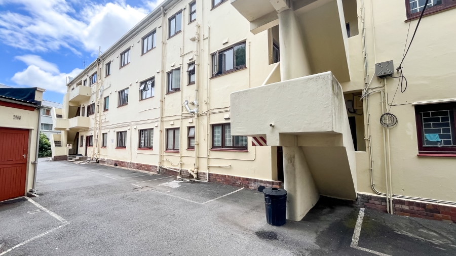 To Let 2 Bedroom Property for Rent in Kenilworth Western Cape